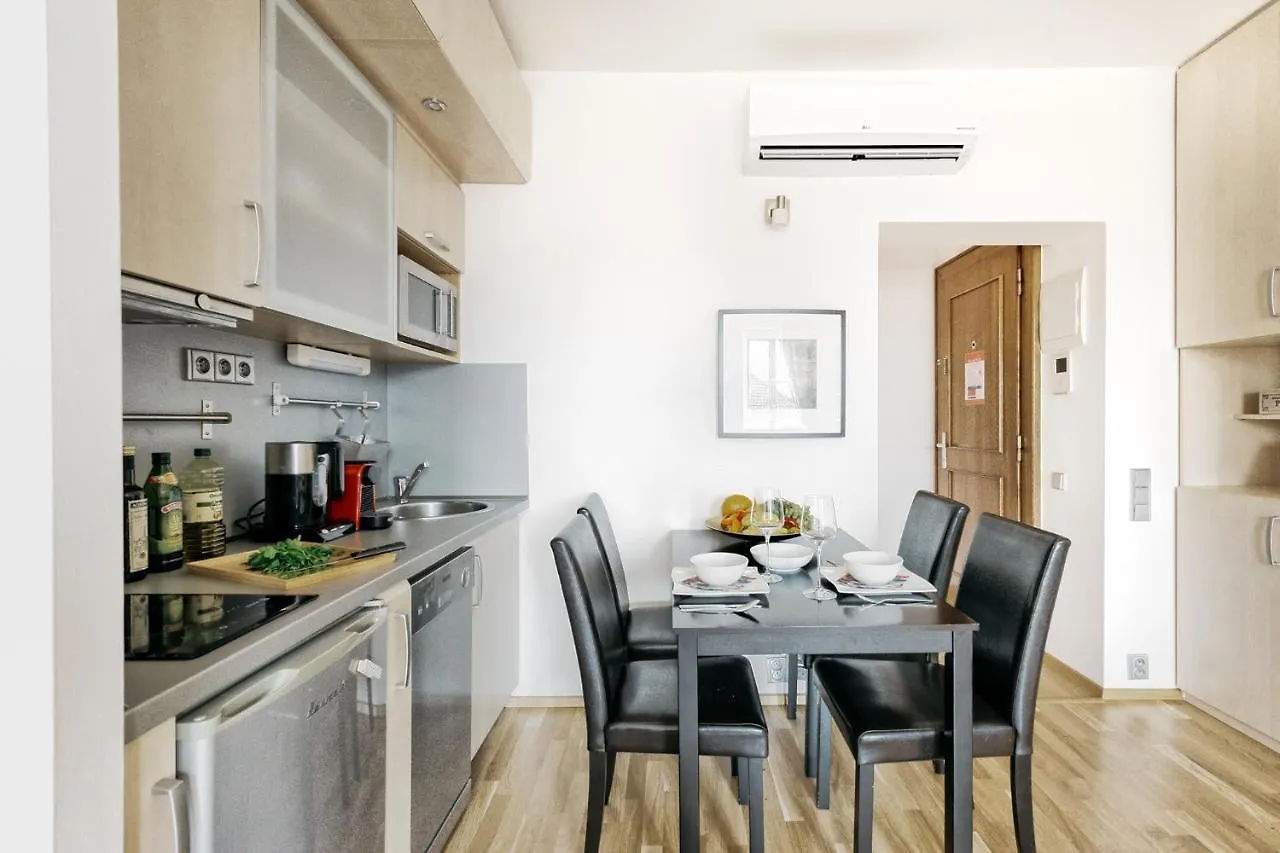 Lil Apartment With Tyn Cathedral View, Parking & Ac Prag 0*,
